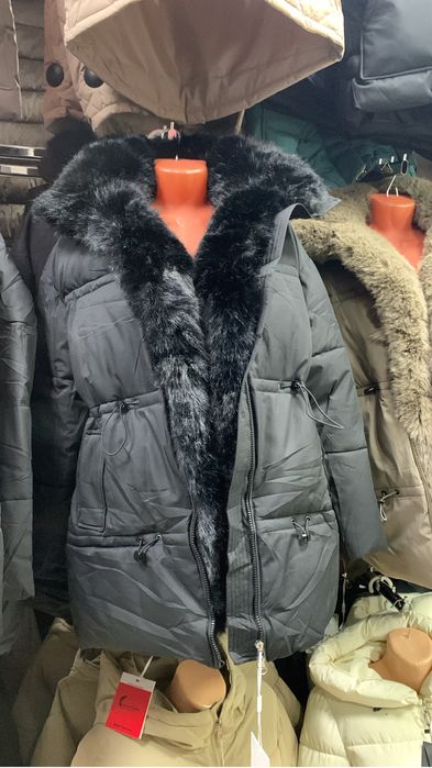 Продаи куртку зимнюю новую