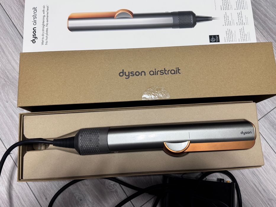 Dyson Airstrait HT01