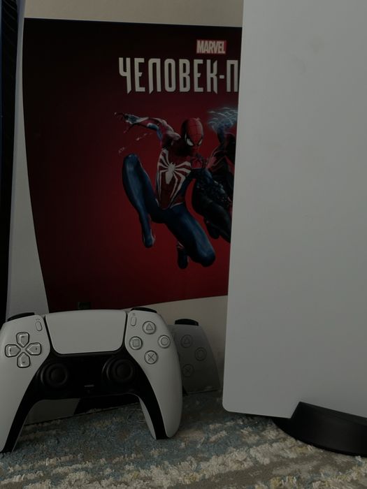 пс 5 новая, в идеале