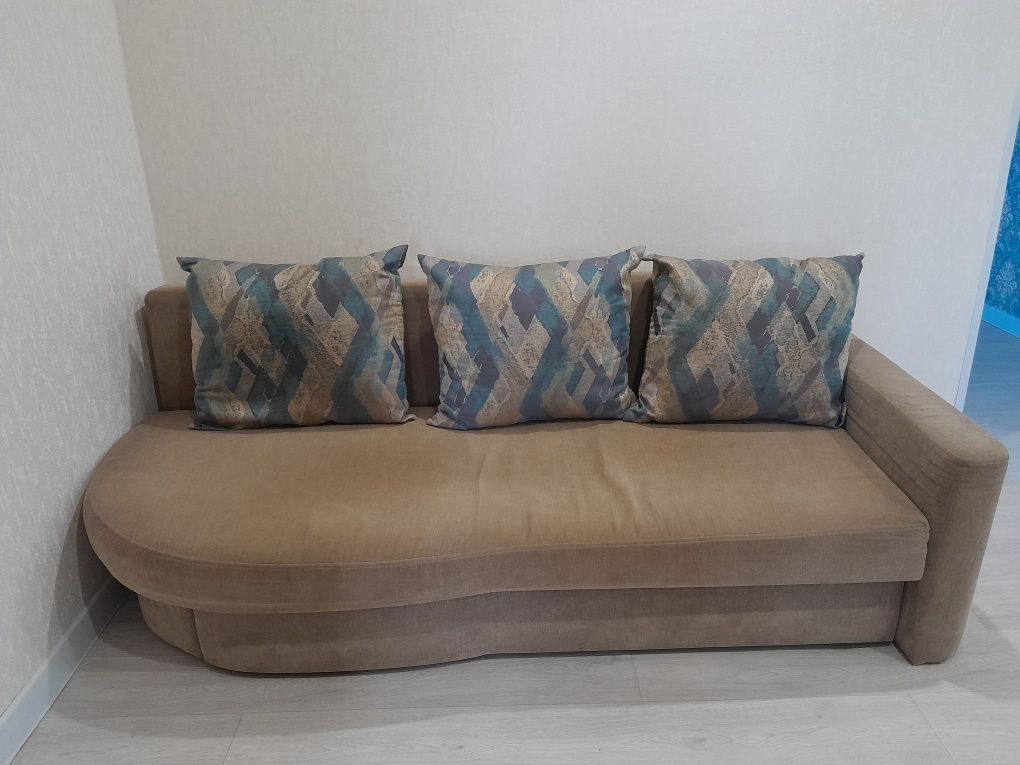 Продам диван б/у