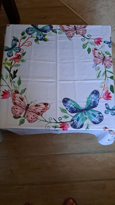 Памучна покривка с рязана бродерия