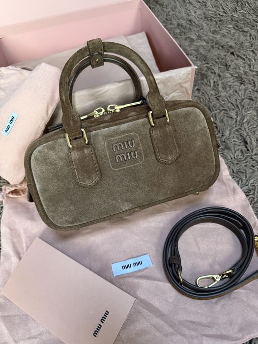 Велурена чанта Miu Miu