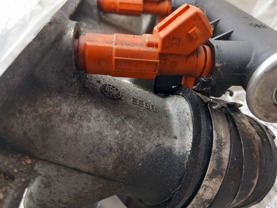 Rampă injectoare cu injectoare si galerie de admisie Alfa Romeo