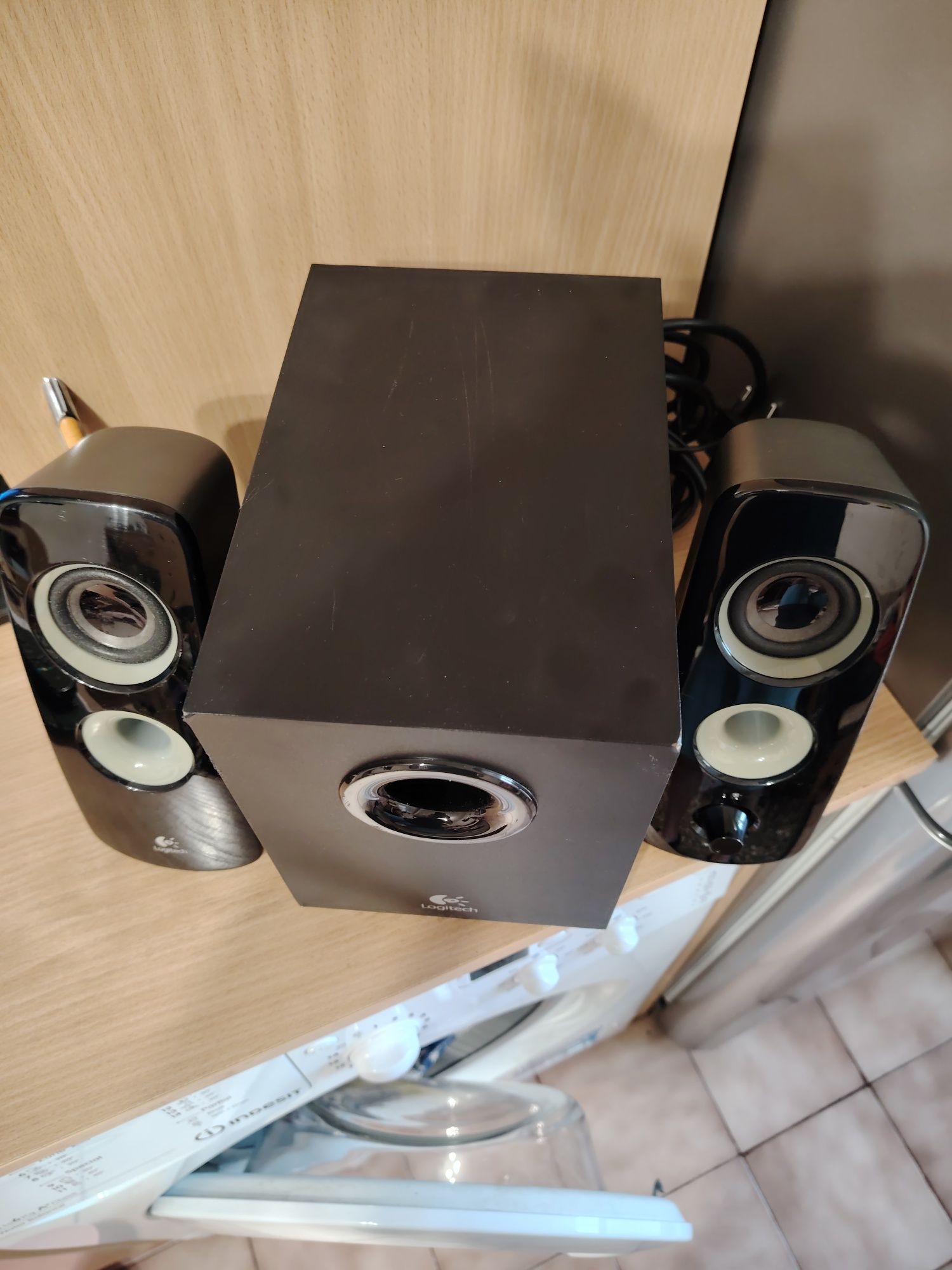 Субуфер Logitech Z323