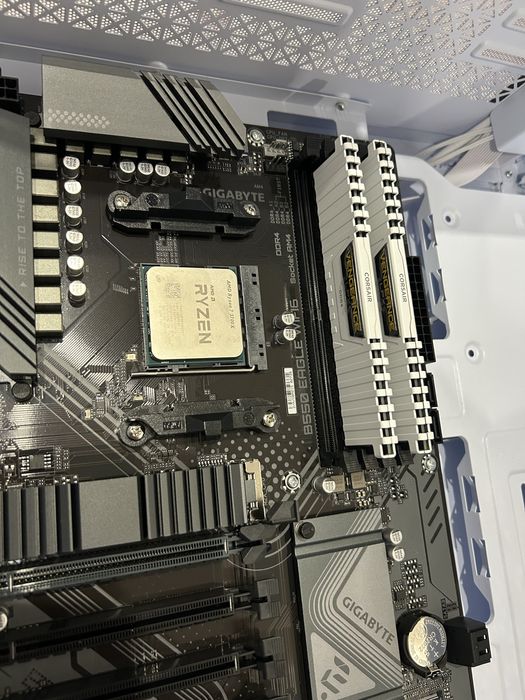 ТОП ОФЕРТА! НОВ! Геймърски 8-ядрен компютър.