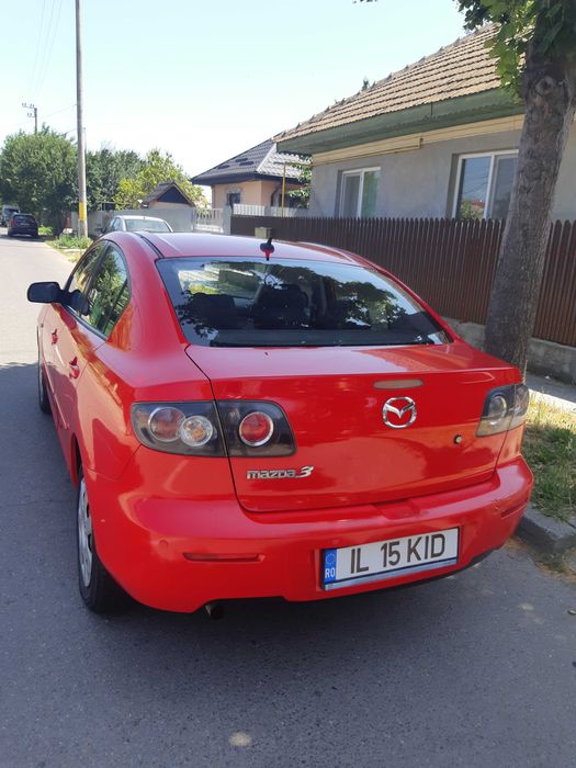Vand Masina mazda 3 sedan
