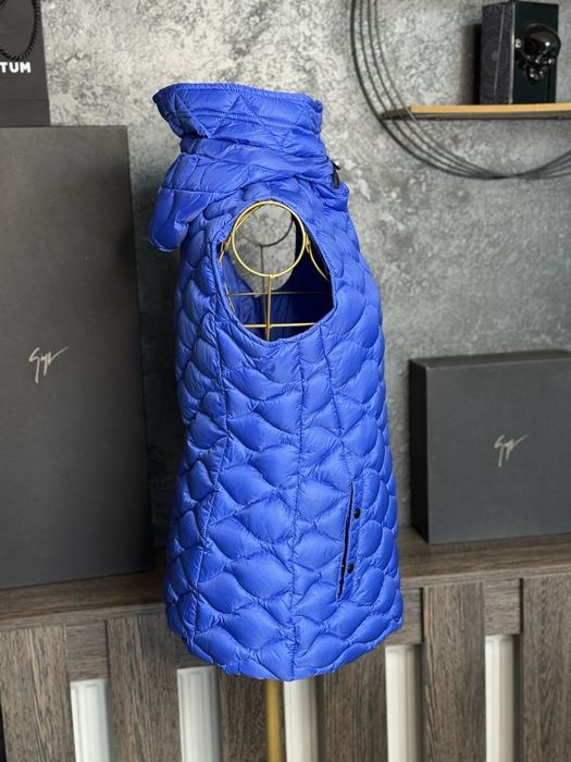 Vesta Moncler originala 900 lei dama marime 1