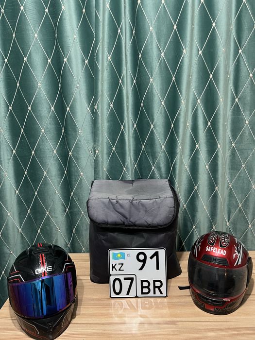 Продам 2 шлема GIKE с тонированном визором и SAFLEAD и термосумку