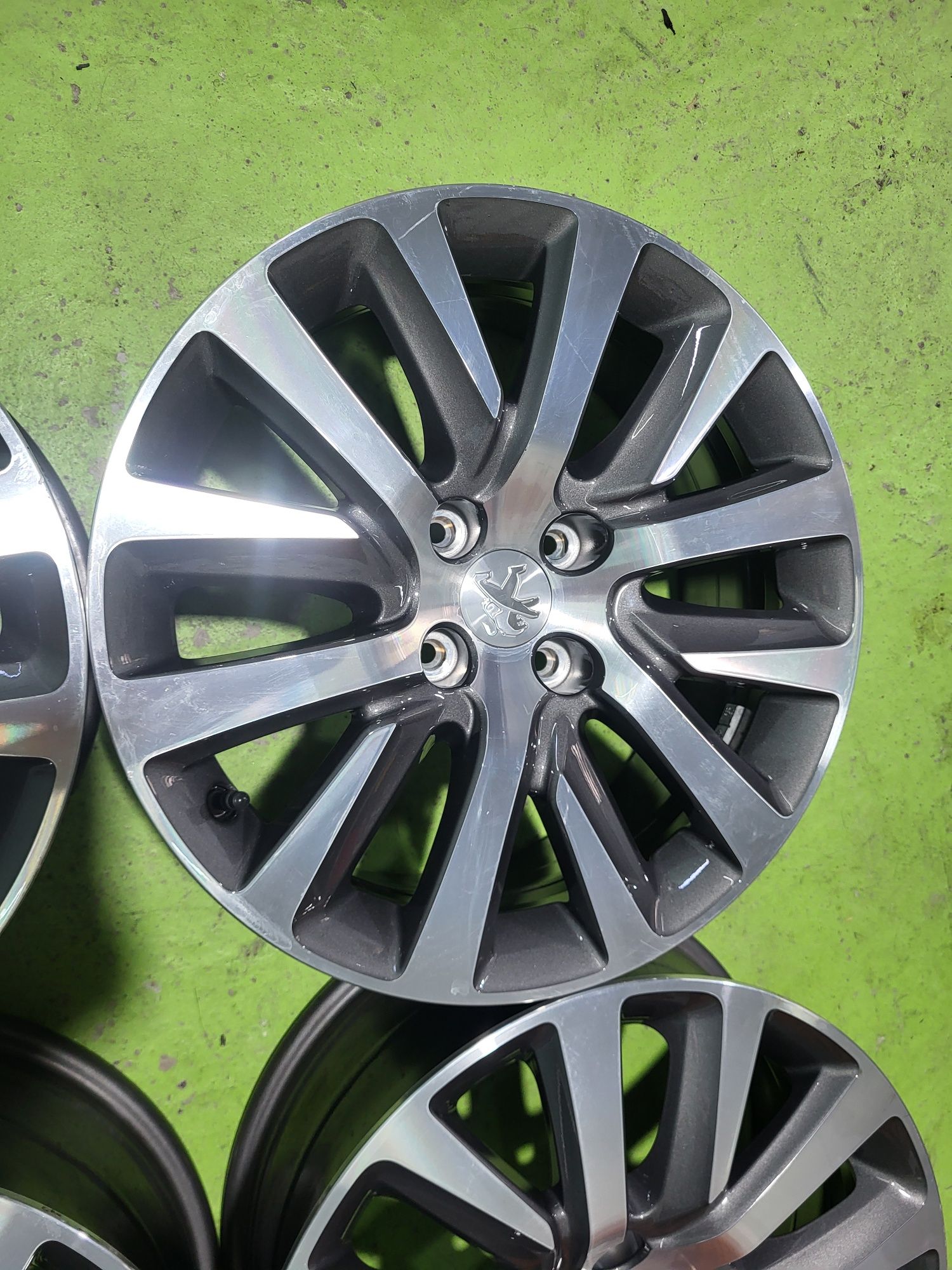 17 4x108 Peugeot лети джанти 4х108 пежо