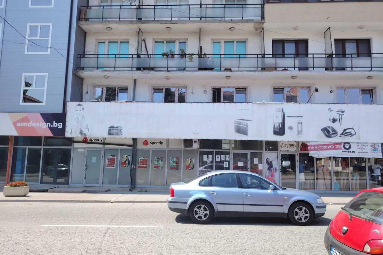 Продава се Тристаен апартамент в Луковит - 71 кв.м за 850 €/кв.м - Снимка #4