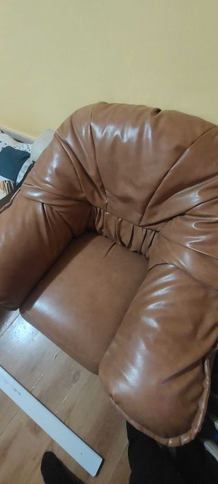 Scaun si fotoliu din piele