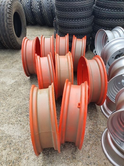 jante R20 noi de u650 Tractor romanesc de fata avem si cauciucuri WYZO