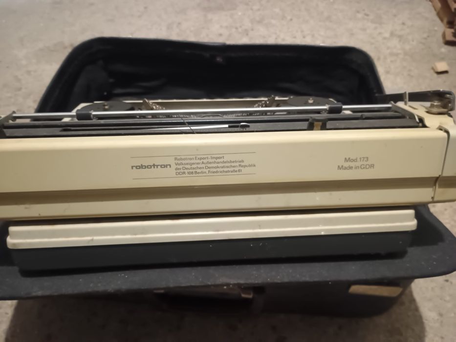 Masina de scris Robotron