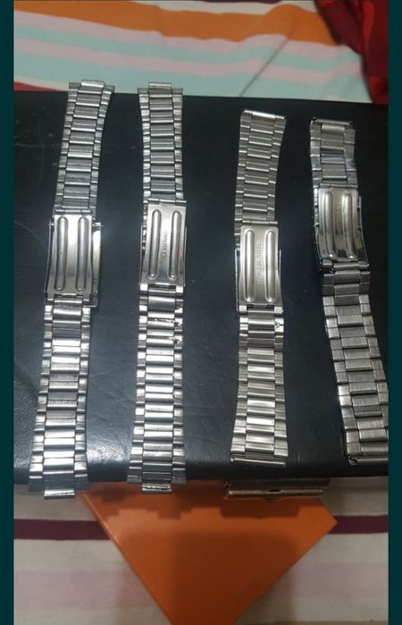Lot de 8 brățări metalice și elastice
