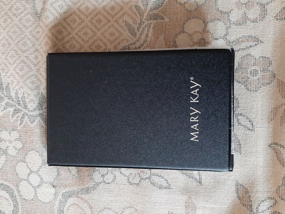Продаётся новое зеркальце Mary Kay