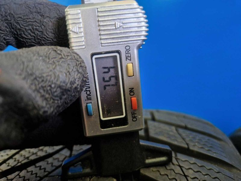 2 Nexen R18 235/50
зимни гуми DOT2822