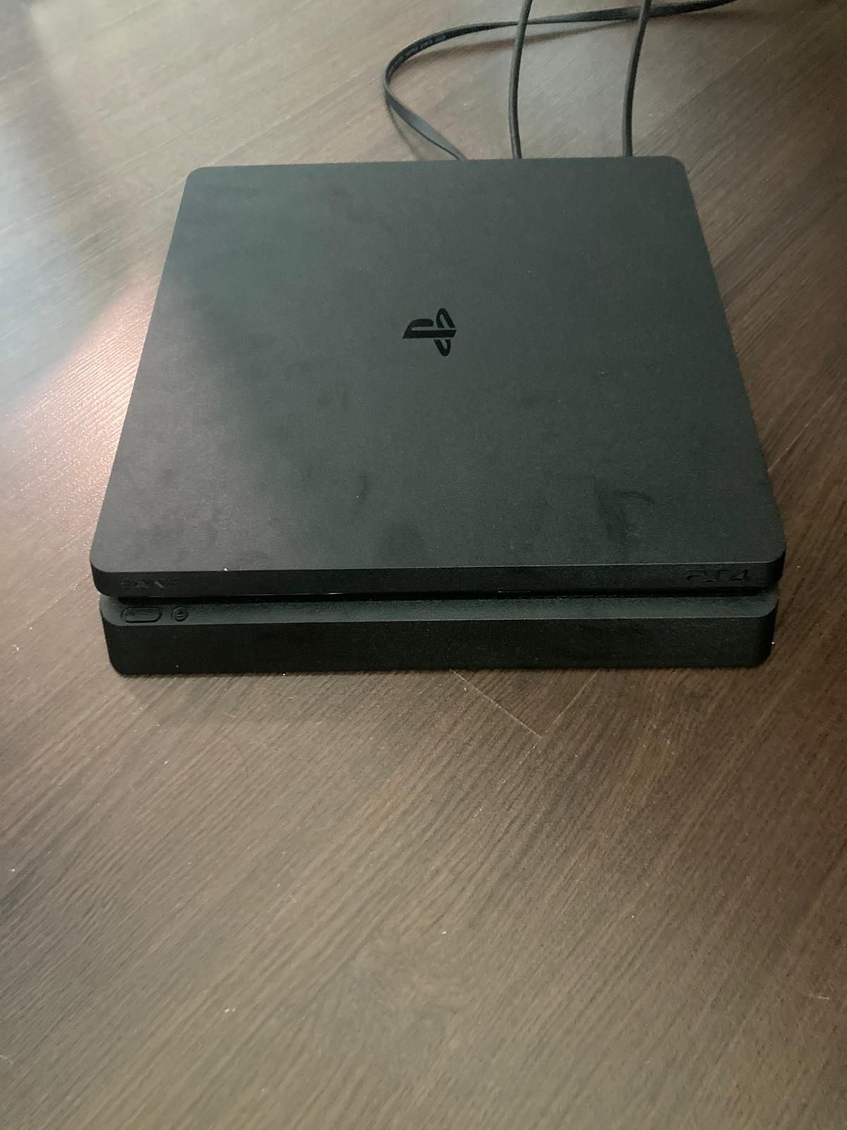 PS 4 slim de vânzare