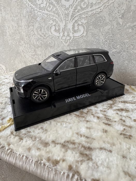 Lixiang L9 1:32 кичкиналаштирилган