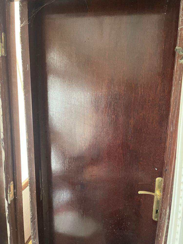 Usa cu toc / Wc/cabina dus/ covor persan/obiecte sanitare