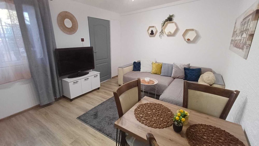 Под наем двустаен в кв. Трошево