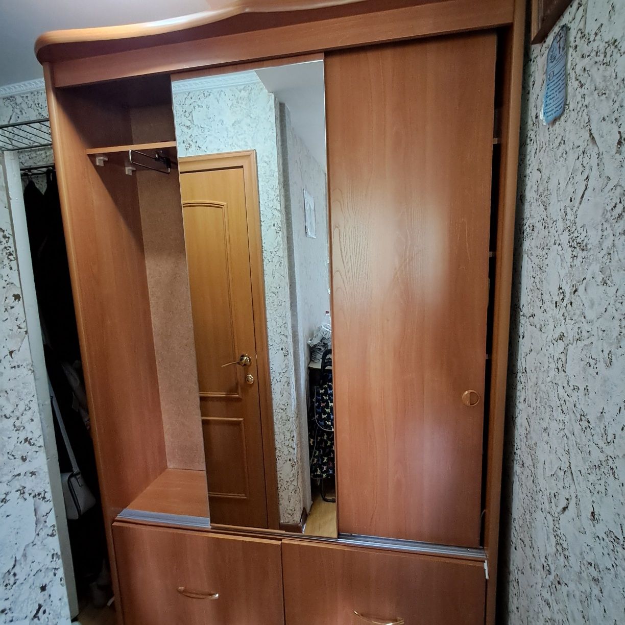 Шкаф для прихожей