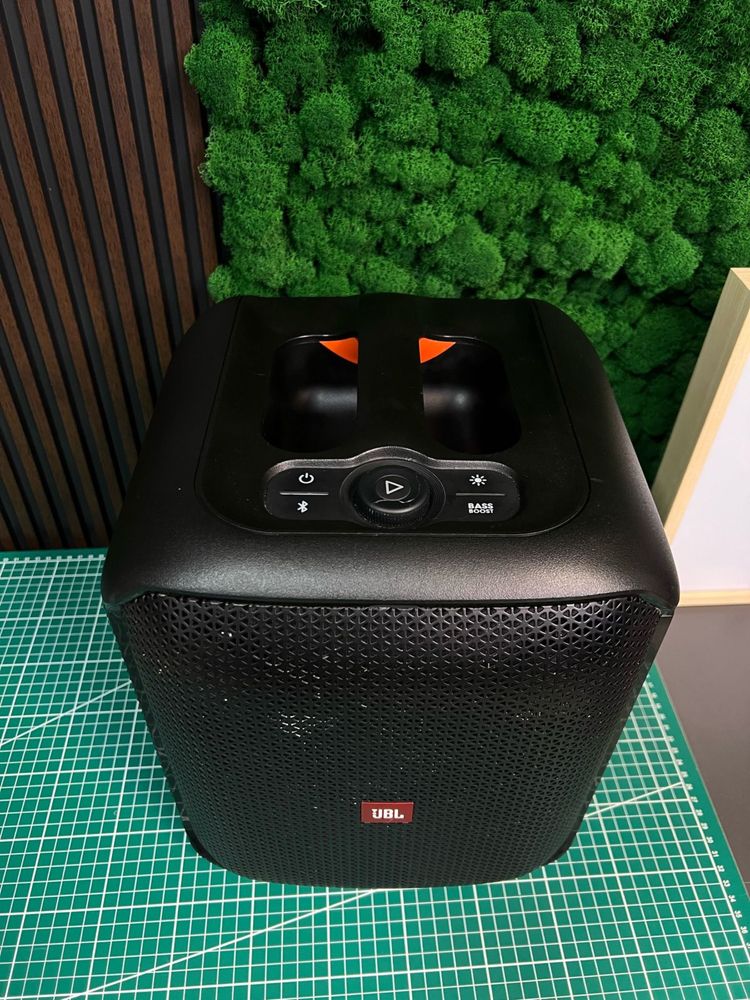 Продам JBL Partybox Encore Essential