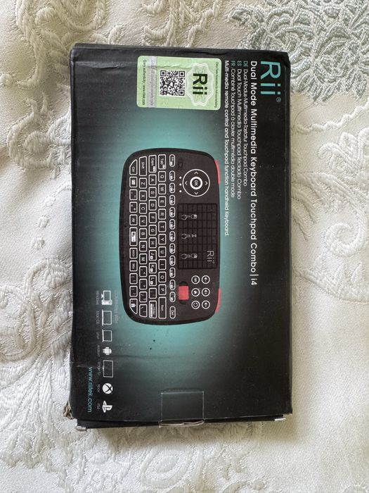 Беспроводная мини клавиатура с сенсорной панелью и подствекой