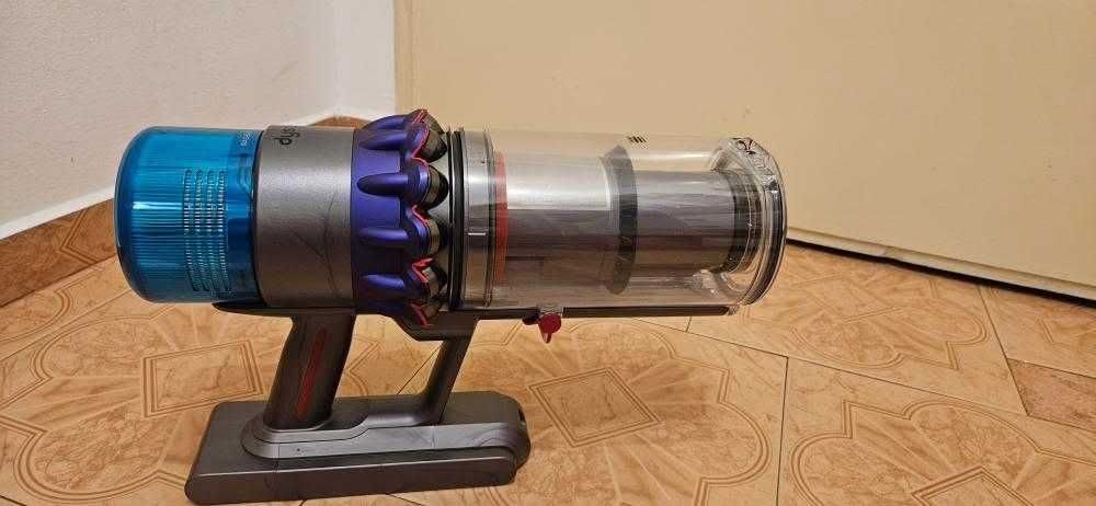 Прахосмукачка Dyson Gen5detect Absolute + аксесоари