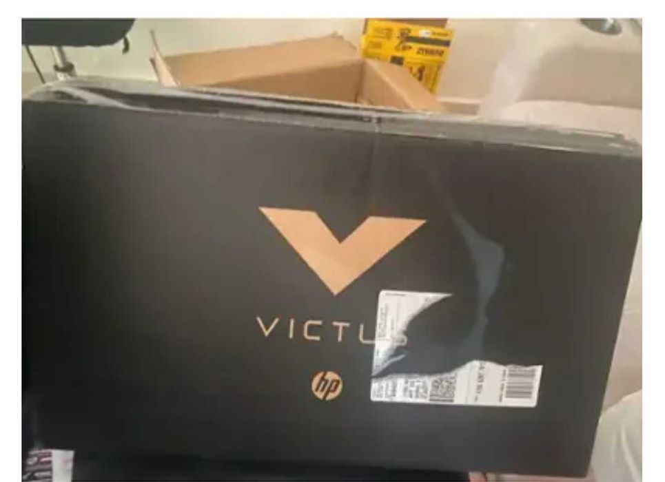 Чисто нов HP Victus Gaming купен преди няколко мес.