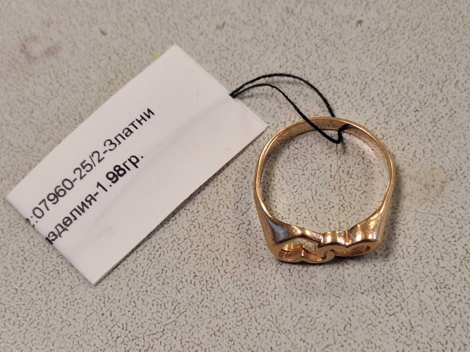 Дамски златен пръстен 1,98гр.