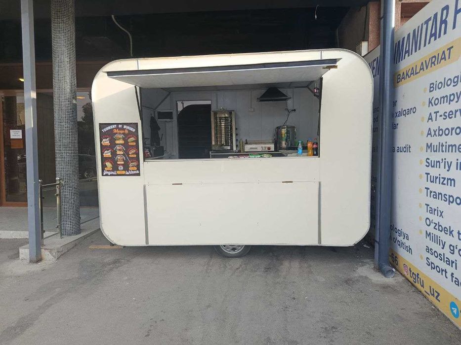 Arendaga fast-food vagon, TGFU Universitet oldida !