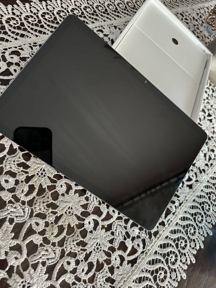 Таблет Lenovo Tab+ clear case