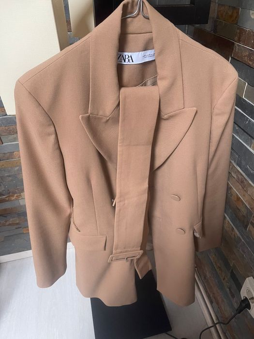 Sacouri Zara și Mango