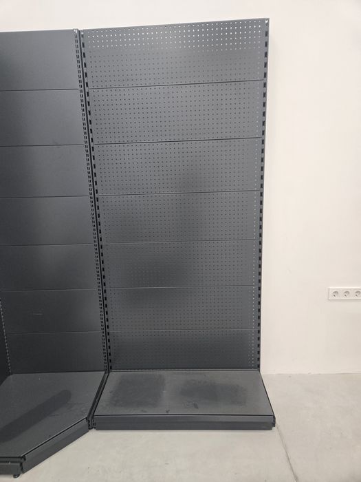 Стелажи от затворил магазин