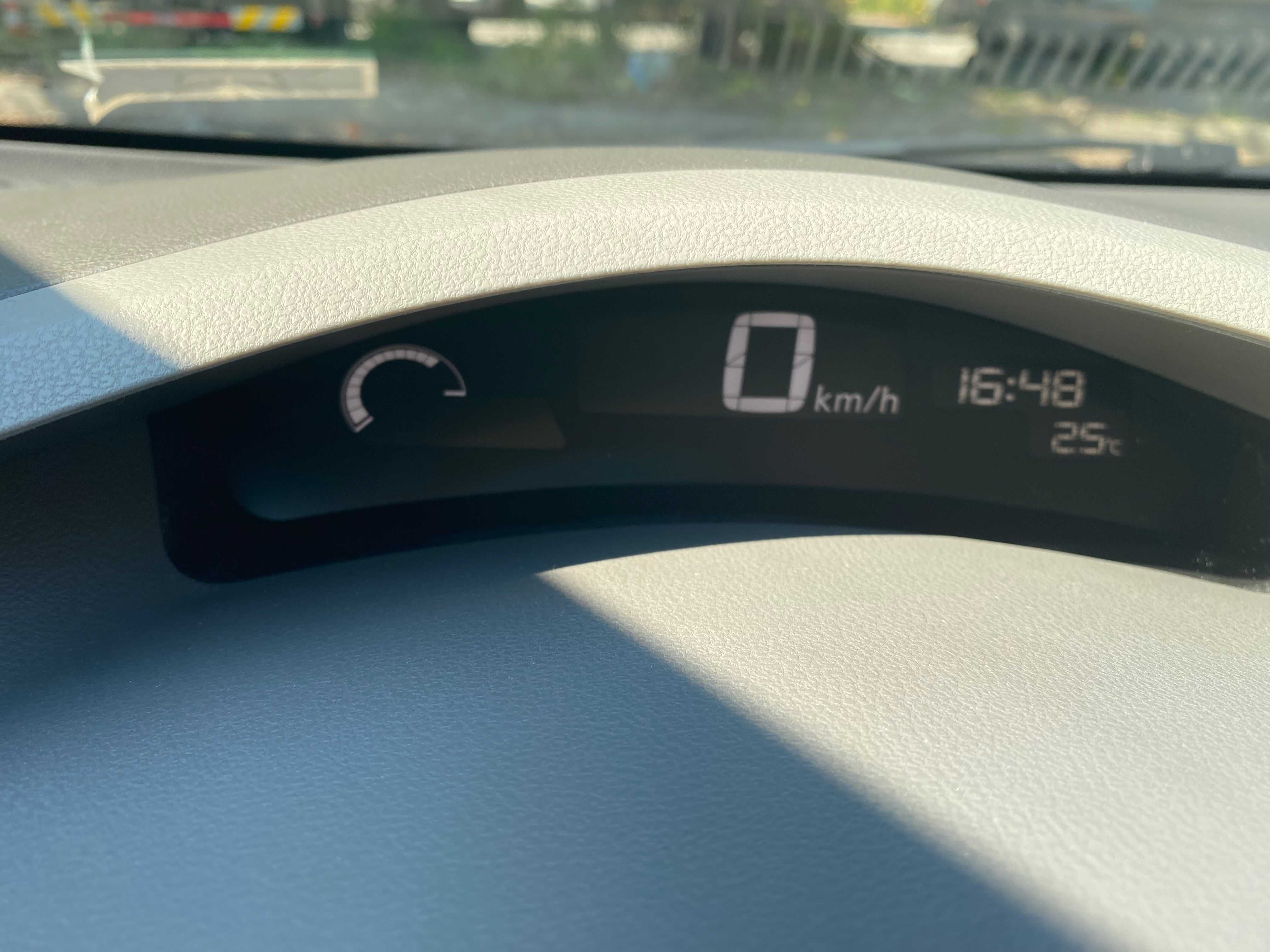 Nisan Leaf 24kw + зарядна станция