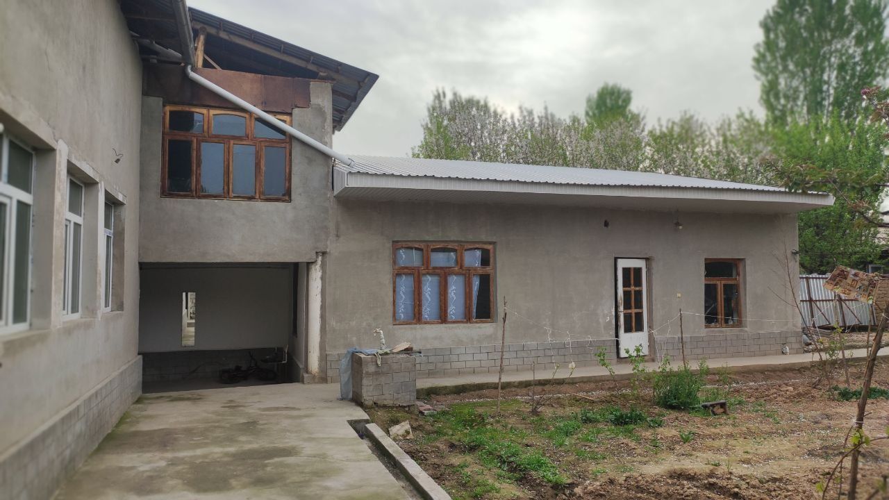 6 сотих  6хона ховли сотилади