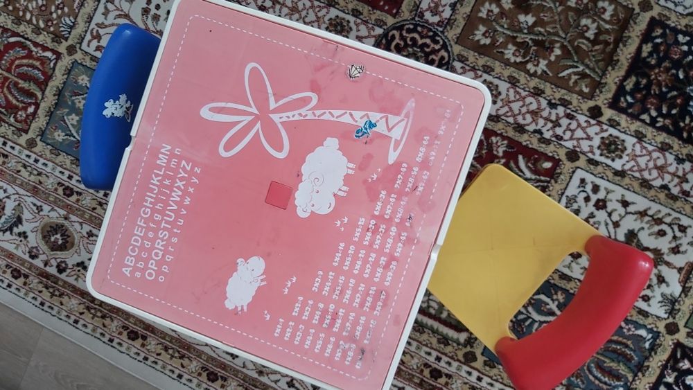 Продам двусторонний игровой столик