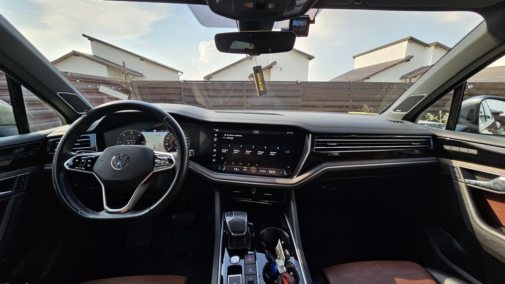 Touareg 2022 - preluare leasing+ garantie mai 2026