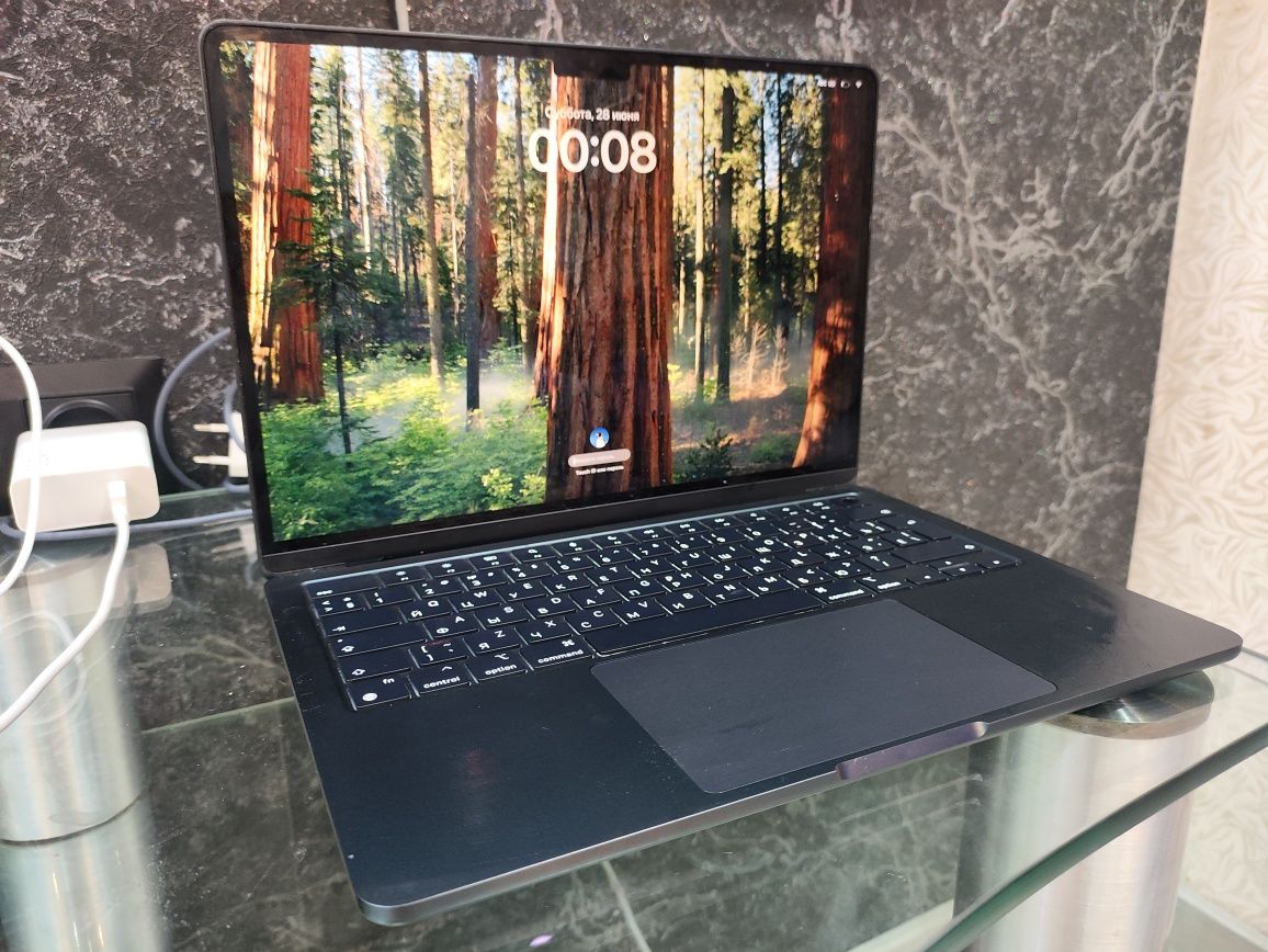MacBook Air , m3 , 8/256 , 2014г