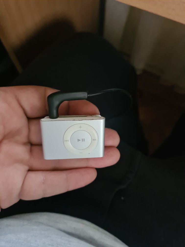Apple iPod Shuffle Gen 2 A1204 1Gb
