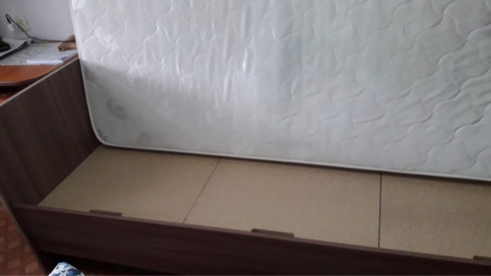 Продам односпальную кровать