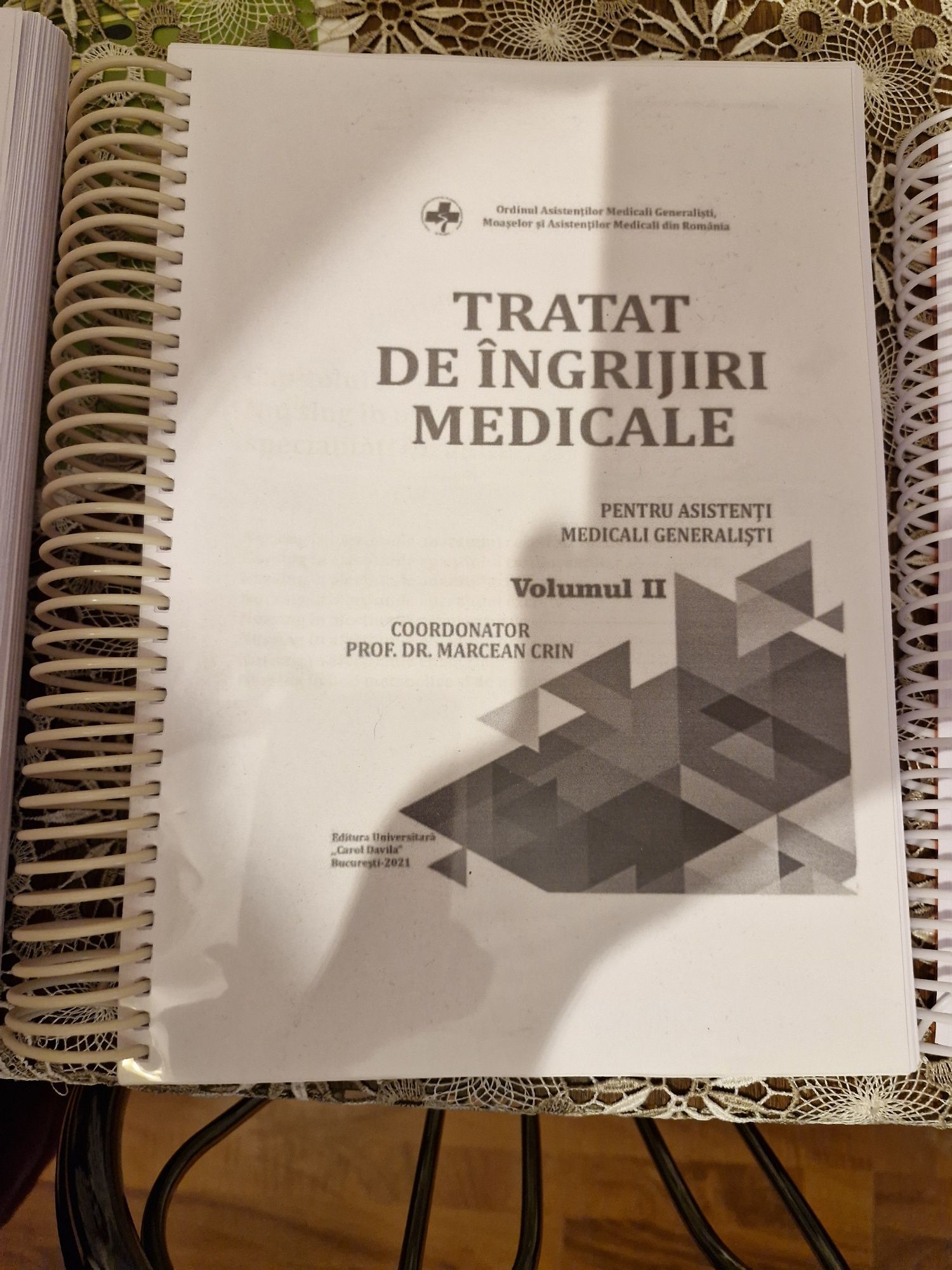 Volume Tratate ingrijiri medicale pentru AMG.