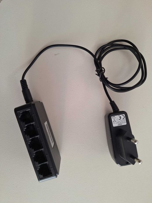 Switch 5 porturi 10/100Mb mini Alien