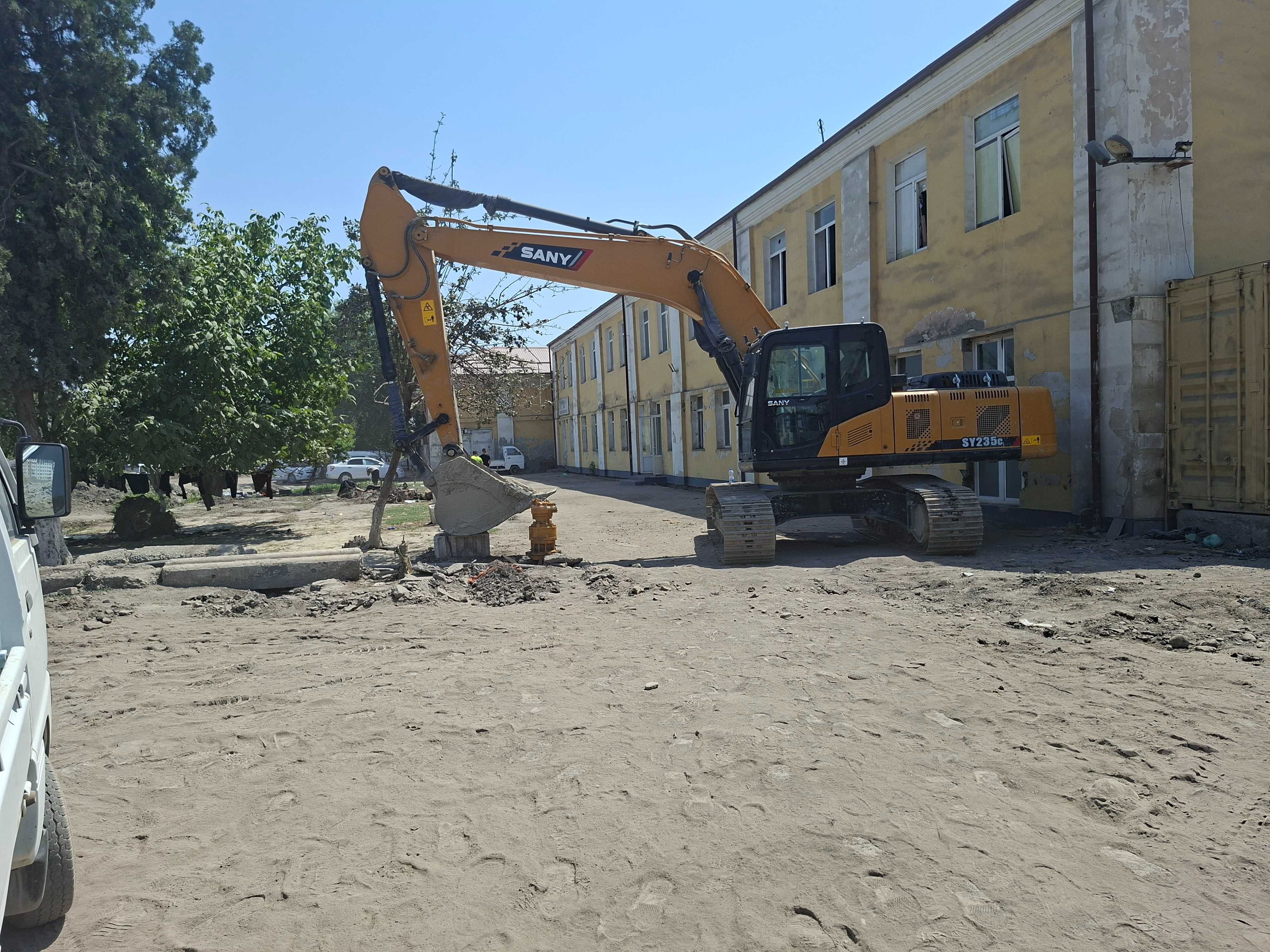 Экскаватор ва Хово самосвал хизматлари