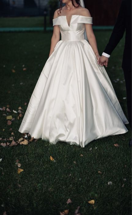 Rochie mireasa tafta