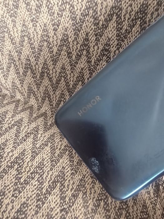 Продаю телефон хонор х7а