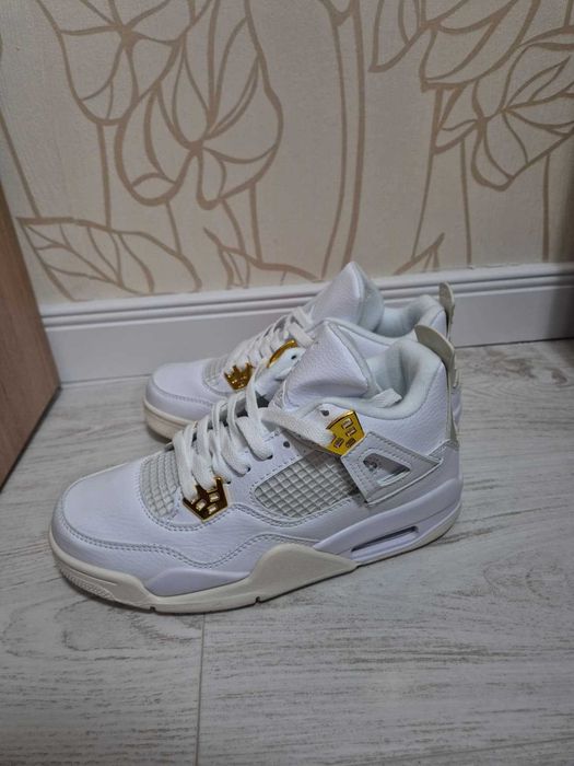 Jordan Air 4 Metallic Gold