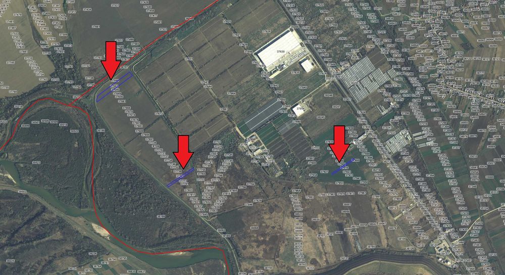 Vand 22.712 mp teren agricol comuna Almaj - pachet de 3 parcele