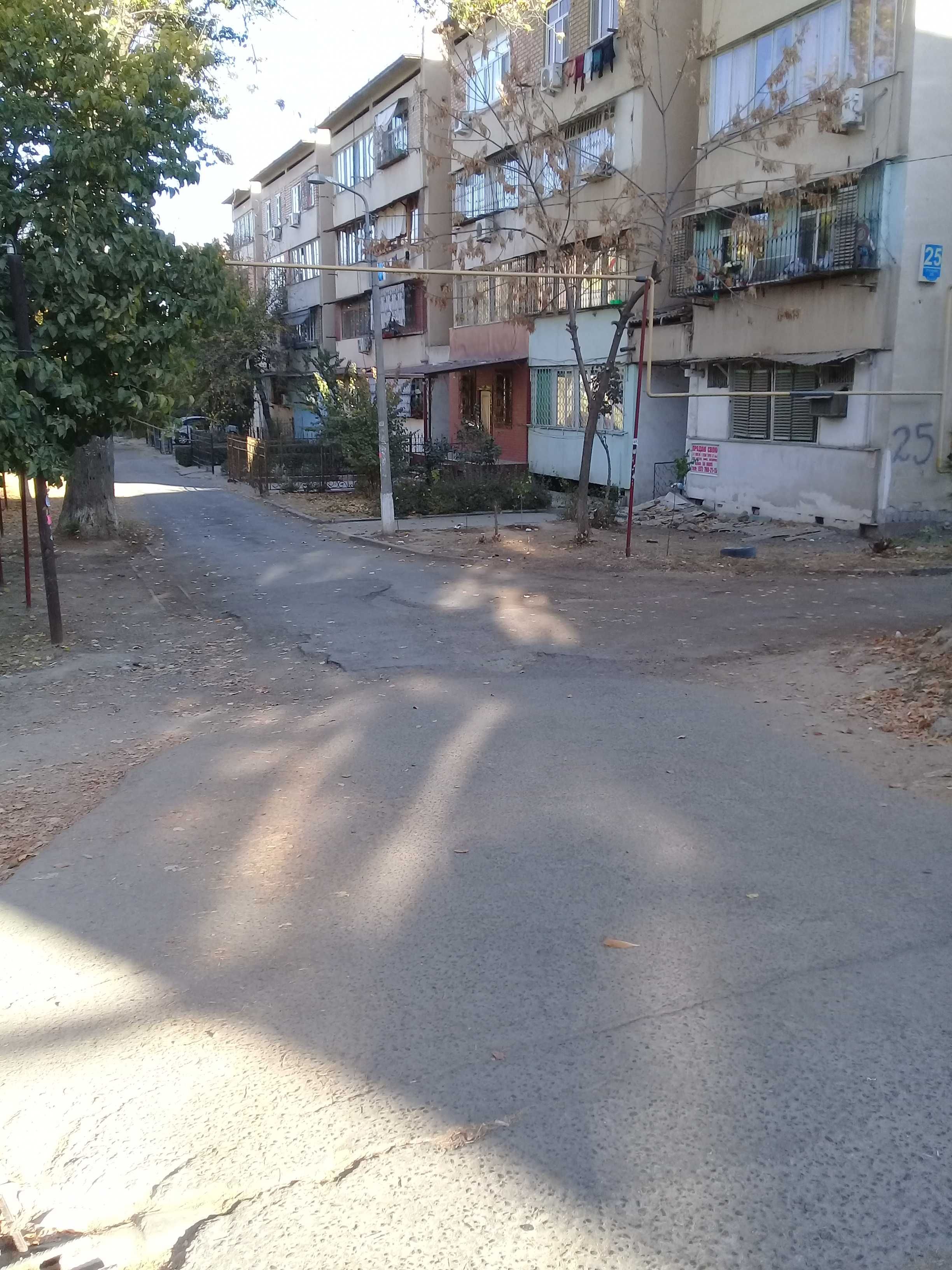 Продаю под Офис ,магазин,Нотариус свою 2х.ком.кв.На 1 этаже.Торцевая