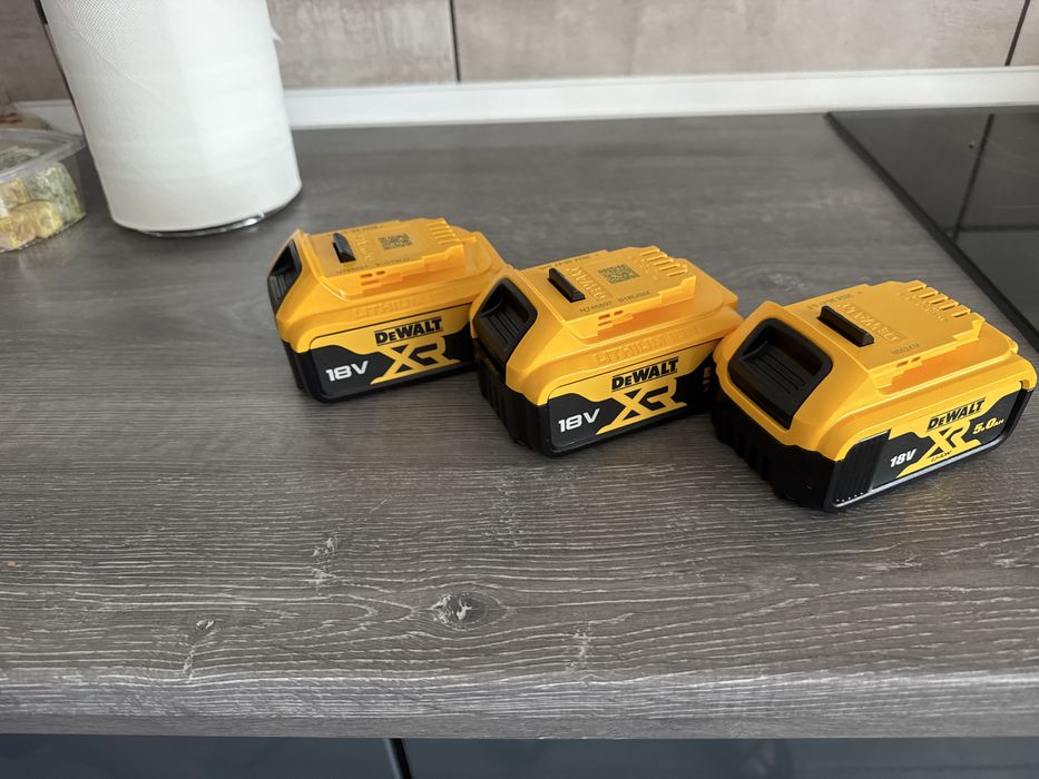 Baterie Dewalt 5 ah 18 v / Baterii Parkside 12v  2 ah / 12v 4 ah